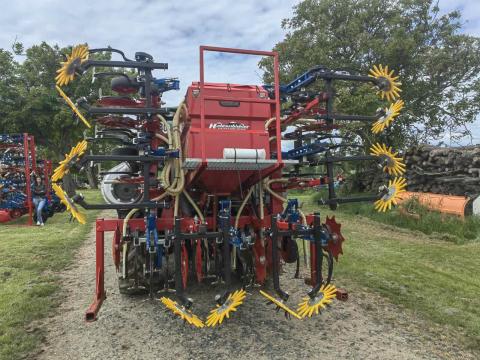 Hatzenbichler sorközművelő kultivátorok műtrágya kijuttatóval kedvező áron Hatzenbichler sorközművelő kultivátorok műtrágya kijuttatóval kedvező áron