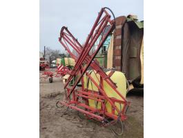 600 literes függesztett vegyszerező 12 méteres szórókerettel