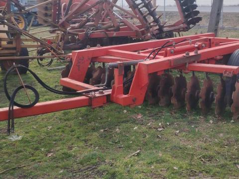 2,8 méteres V tárcsa,  alig használt állapotban