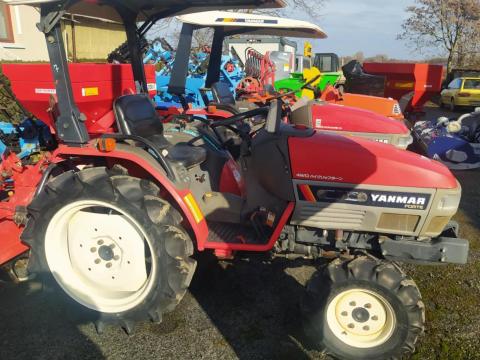 YANMAR F210, 21 LE, 4WD, 3 hengeres motor, 140 cm talajmaróval, tetővel, új akkumulátorral, 1363 üzemórával