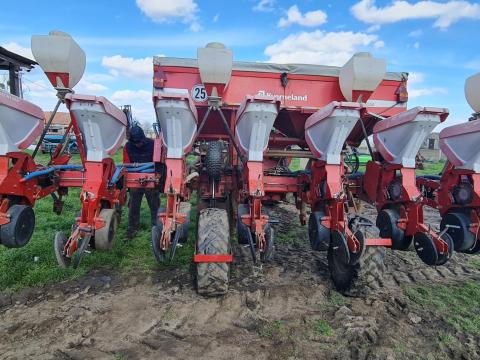 Eladó Kverneland Optima 8 HD szemenkénti direktvetőgép