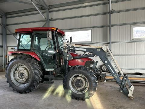 Case IH JXU 1090 traktor homlokrakodóval