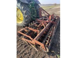 Kverneland gyári talajművelő eszköz