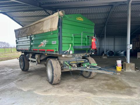 10 tonnás, 3 irányba billenthető, 2 tengelyes pótkocsi