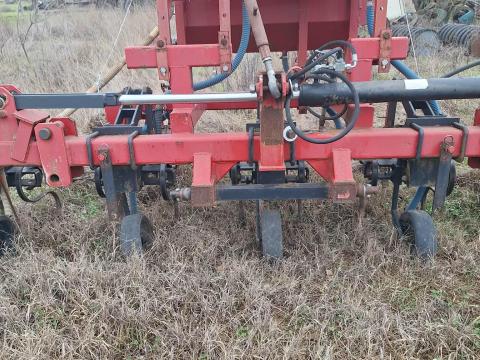 Szántóföldi kultivátor eladó
