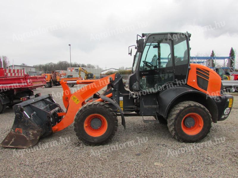 Komatsu WA 100 M-7 / 2015 / 4550 üzemóra / Lízing 20%-tól