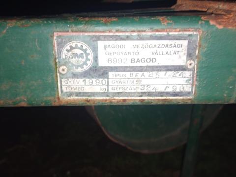 Bagodi Bea kistraktor eke eladó