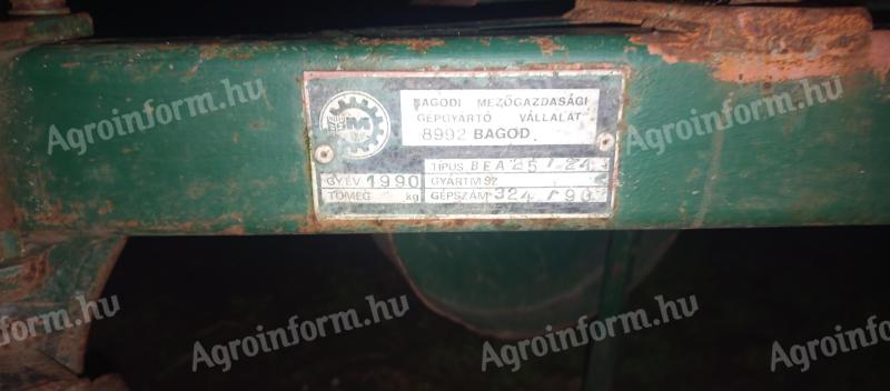 Bagodi Bea kistraktor eke eladó