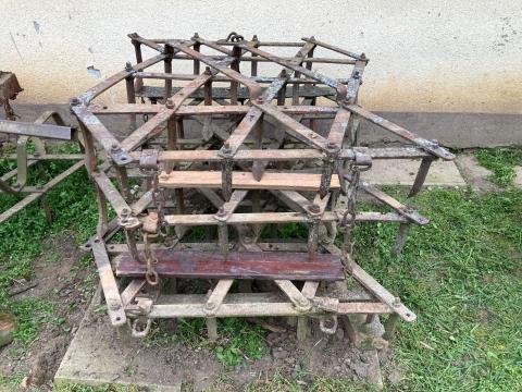 Táblás borona eladó - 4 db 1,1 m-es kanalas fogakkal