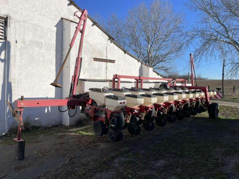 Massey Ferguson 12 soros vetőgép Massey Ferguson 12 soros vetőgép