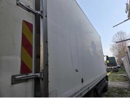 Szigetelt dobozos felépítmény eladó