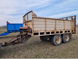 Fortschritt T-088 trágyaszóró piros rendszámmal