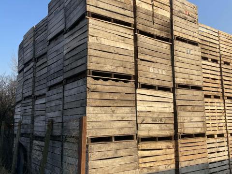 Hagyma és burgonya tárolására használt kaloda eladó Medgyesegyházán