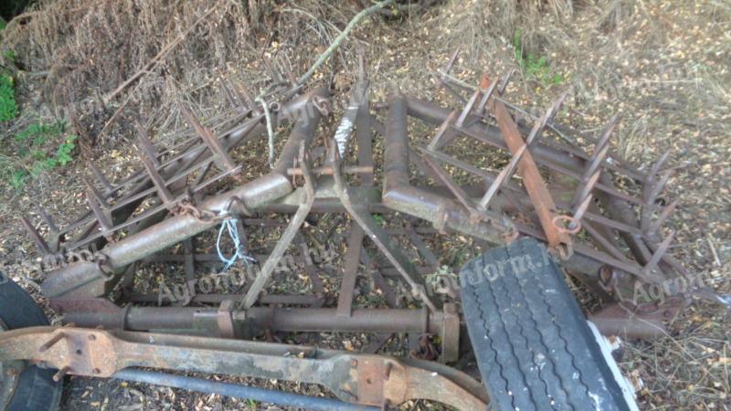 Függesztett négy levelű fogas borona