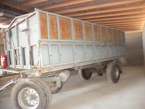 Pótkocsi HW8011 gabonaszállításhoz, kamionkerekekkel