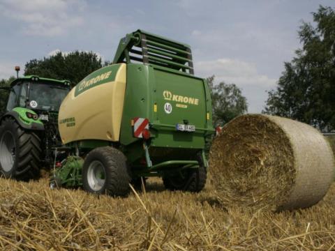 Krone Komprima F155XC Semi vario, szeletelős hengeres bálázó Krone Komprima F155XC Semi vario, szeletelős hengeres bálázó