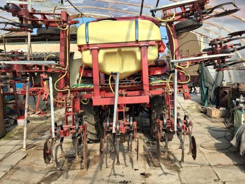 Sorközművelő kultivátor