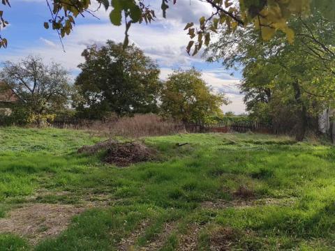 Építési telek eladó Jászdózsán, 1030 nm, Wörösmarty út 1 Építési telek eladó Jászdózsán, 1030 nm, Wörösmarty út 1