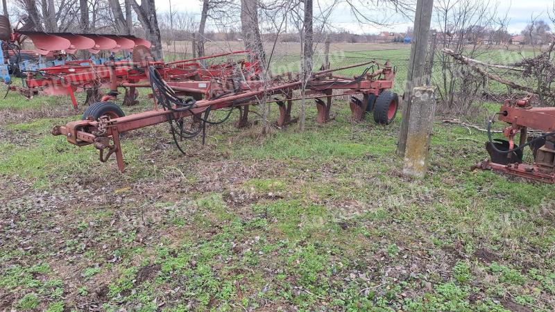 IH 10.720 tarlón járó ágyeke