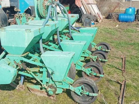 4 soros Kukorica és Napraforgó Vetőgép