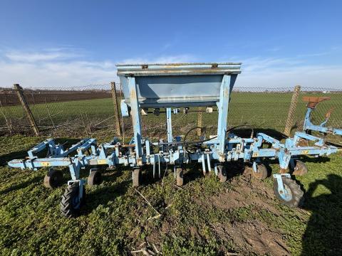 Omikron kultivátor műtrágyaszóróval Omikron kultivátor műtrágyaszóróval