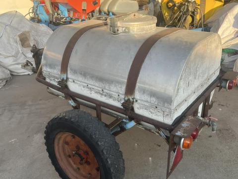 Csobogó víztartály eladó Csobogó víztartály eladó