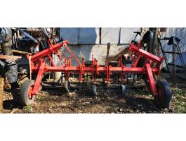 Sorközművelő kultivátor, V-kapás