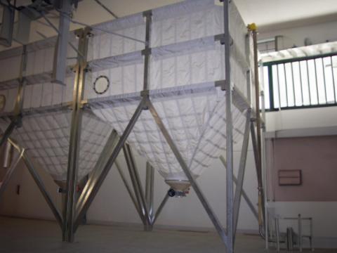 Trevira textil siló beltéri takarmány- és gabonatároláshoz (2–30 m³) – ipari ömlesztett anyagok tárolására