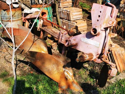 Hármas eke eladó, német gyártmány, erős kivitel Hármas eke eladó, német gyártmány, erős kivitel