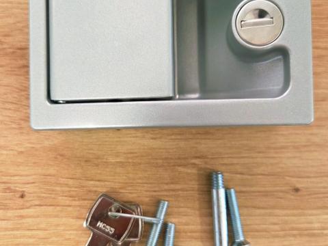 Böckmann ajtózár - lószállító utánfutóhoz - postai kiszállítással