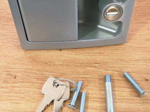 Böckmann ajtózár - lószállító utánfutóhoz - postai kiszállítással