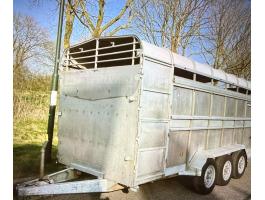 Állatszállitó pótkocsi 3500kgos