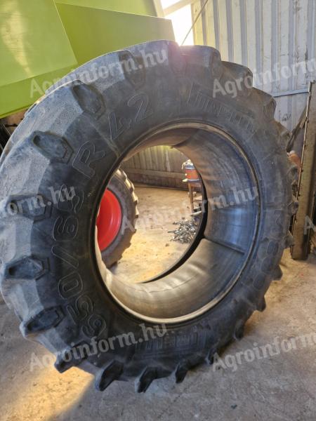 650/65 R42 pirelli traktor gumi