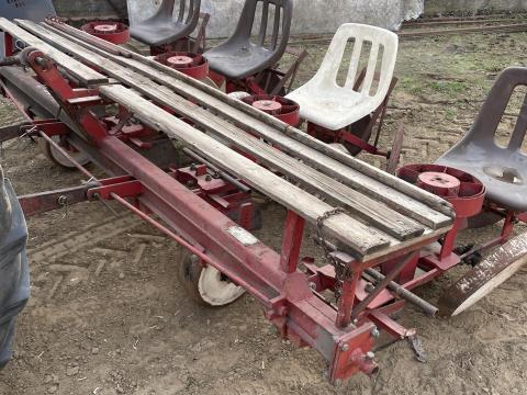 Burgonya vetőgép és palántázó