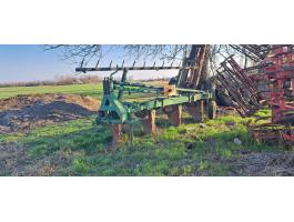 Eladó 4 fejes ágyeke simítóval