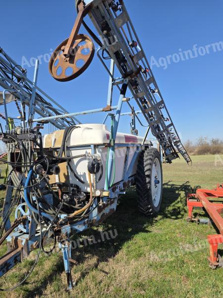 Eladó Evrard vontatott szántóföldi permetező