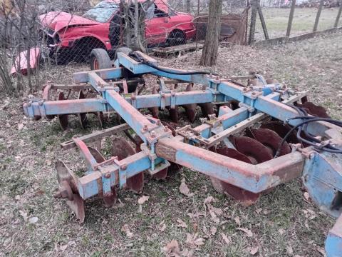 3 méter széles vontatott V tárcsa eladó