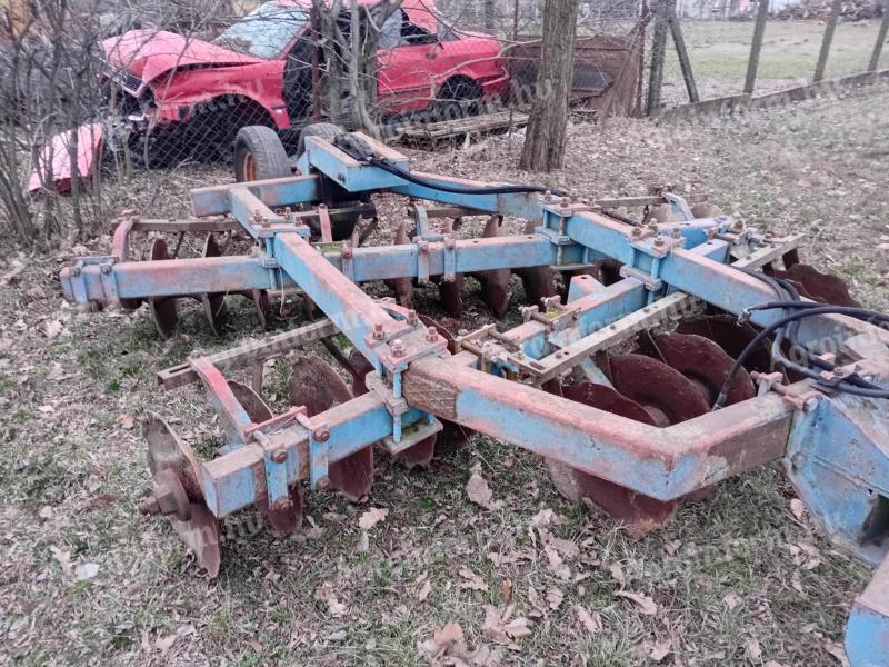 3 méter széles vontatott V tárcsa eladó