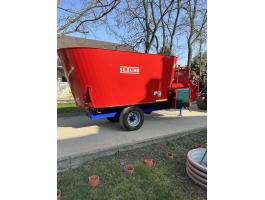 Keverő- kiosztókocsi eladó