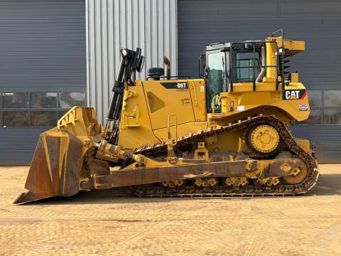 Caterpillar D8T / 2015 / 17163 üzemóra / Lízing 20%-tól