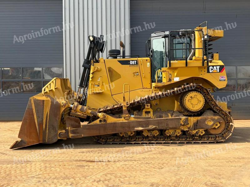 Caterpillar D8T / 2015 / 17163 üzemóra / Lízing 20%-tól