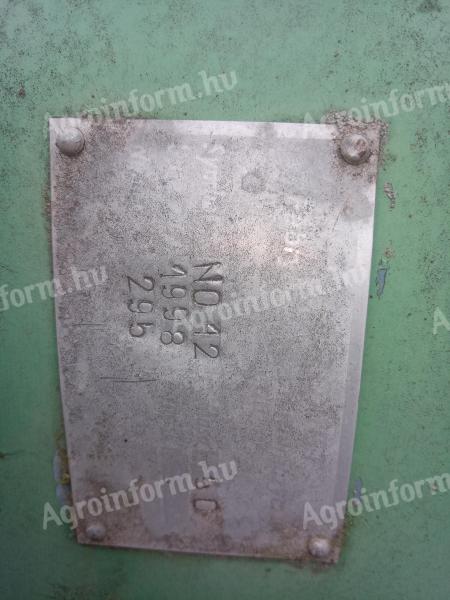 Eladó műtrágyaszóró