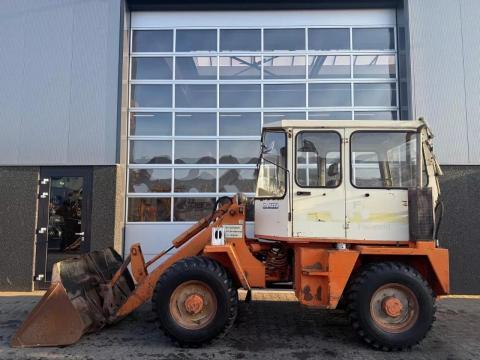 Schaeff SKB 902 / 1988 / 10 521 üzemóra / Lízing 20%-tól