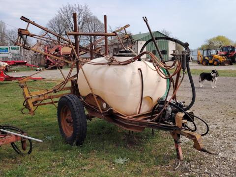 Vontatott 1000 literes vegyszerező 12 méteres szórókerettel