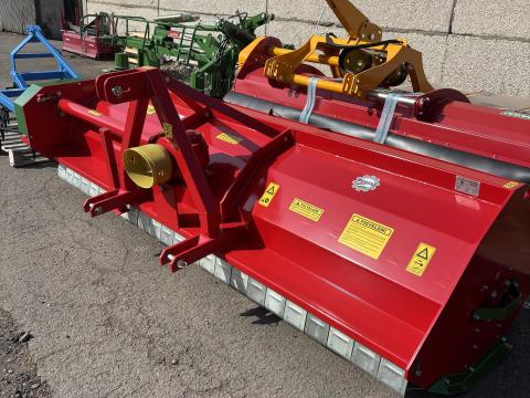 Komáromi KB 3011 B szárzúzó – 3 méter munkaszélesség, kis- és közepes gazdaságokhoz Komáromi KB 3011 B szárzúzó – 3 méter munkaszélesség, kis- és közepes gazdaságokhoz