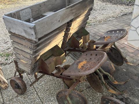 Burgonya ültető.és töltő eladó Burgonya ültető.és töltő eladó