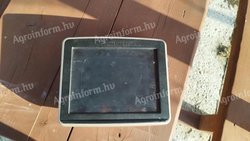 John Deere GreenStar 2630 monitor AutoTrac és Section Control aktiválással StarFire 3000 antenna SF1 jellel