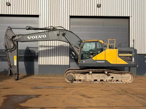 Volvo EC300EL / 2015 / 13 991 üzemóra / Lízing 20%-tól