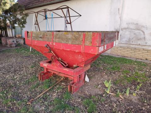 Műtrágyaszóró