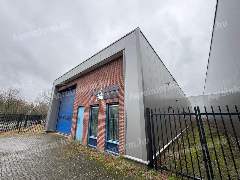 432 m2-es, szigetelt bontott csarnok eladó